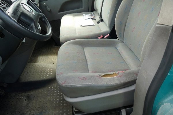 Szyba drzwi przód lewa VW Transporter T5 2005 Bus 