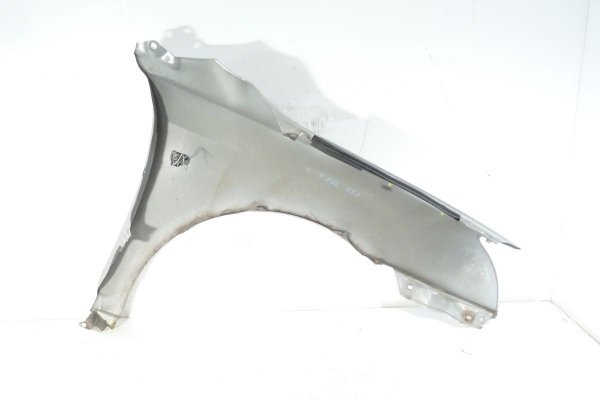 _Błotnik przód lewy Toyota Avensis T25 2003-2006(Kod lakieru: 1C0)