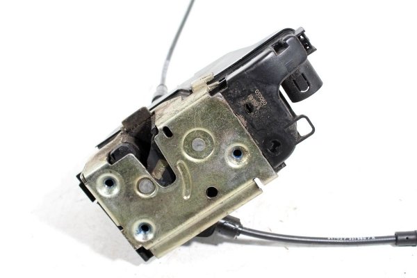 Zamek drzwi przód prawy Nissan Primera P12 2002-2007 (4-pin)