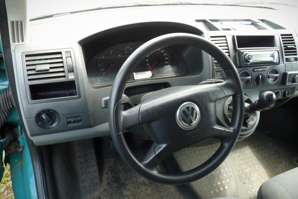 Szyba tył w drzwiach lewa VW Transporter T5 2005 Bus 