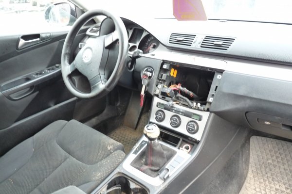 Fotel lewy kierowcy VW Passat B6 2007 Kombi 