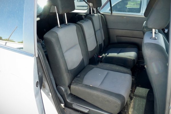 Fotel tył lewy II rząd Mazda 5 CR 2005 Van