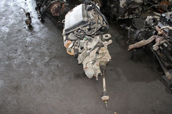 Głowica Daihatsu YRV M2 2001 1.3i K3-VE