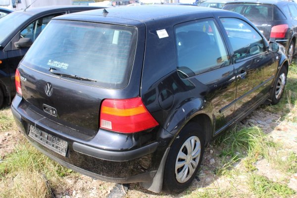 VW Golf IV 1J 2001 1.4i AXP Hatchback 3-drzwi [B/A]