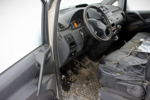 Szyba drzwi przód lewa Mercedes Vito W639 2011 2.2CDI 651940 Bus