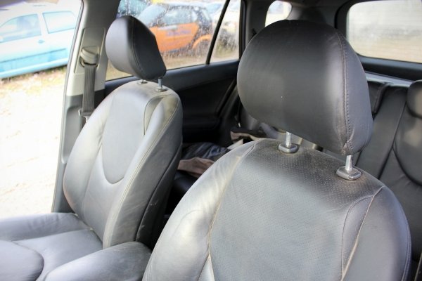 Zbiornik paliwa Toyota Rav4 III XA30 2006 2.2D-CAT 2AD-FHV Suv 5-drzwi 