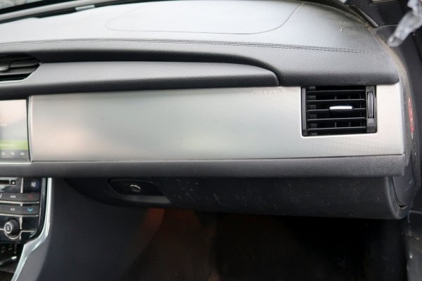 _Szyberdach panorama Jaguar XF X260 2016 Sedan