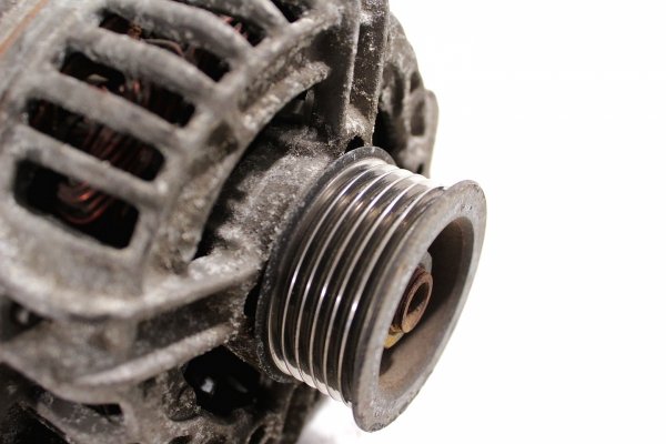 Alternator Toyota Avensis T25 2004 1.8VVTI Sedan