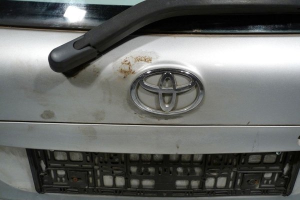 Klapa tył - Toyota - Corolla - zdjęcie 4