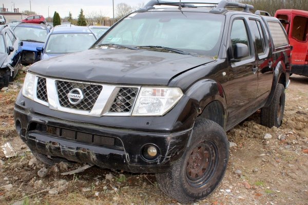 Zwrotnica przód lewa Nissan Navara D40 2007 2.5DCI YD25 Pickup 