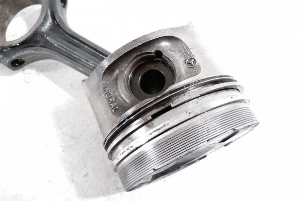 Tłok Mercedes T1 Kaczka W601 1993 2.9D 602940