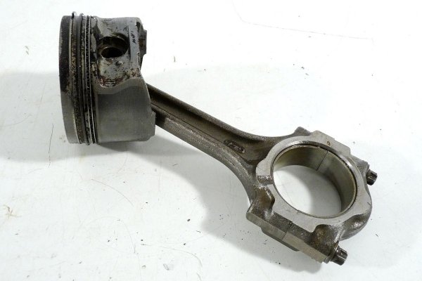 Tłok korbowód Ford Focus MK1 1998-2004 1.8i