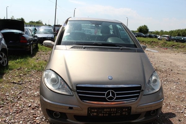 Błotnik przód prawy Mercedes A-Klasa W169 2005 Hatchback 3-drzwi (kod lakieru: 791)
