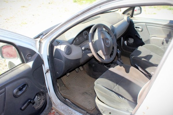 Szyba drzwi tył lewa Dacia Sandero 2009 1.4i K7J710 Hatchback 5-drzwi