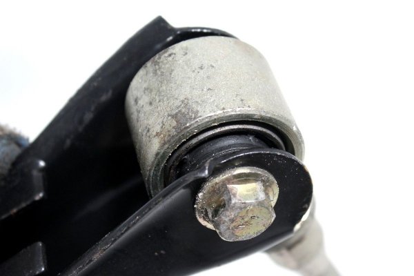 Wahacz przód górny prawy Mitsubishi Galant EA0 1996-2004 2.0i 16V