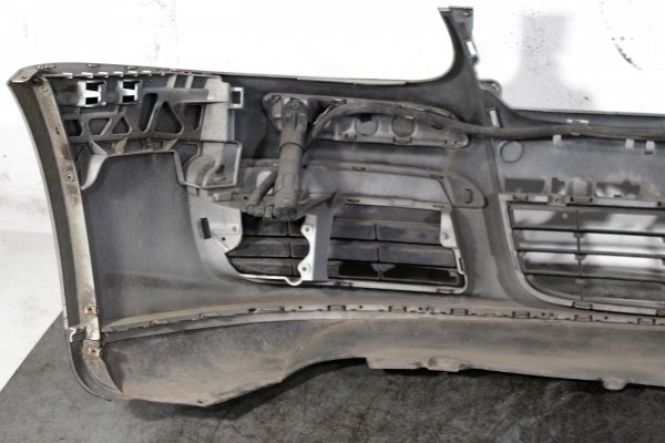 Zderzak przód VW Jetta V 1K 2006 Sedan  (Spryskiwacze)