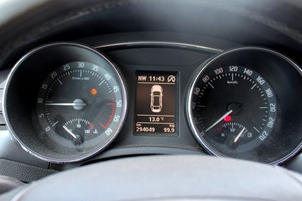 _Podszybie Skoda Superb 3T 2011 1.6TDI CAYC Liftback