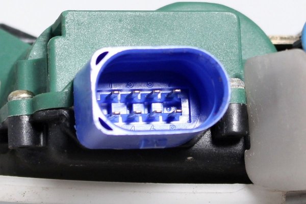 _Zamek drzwi przód prawy VW Polo 9N 2001-2009 8-PIN