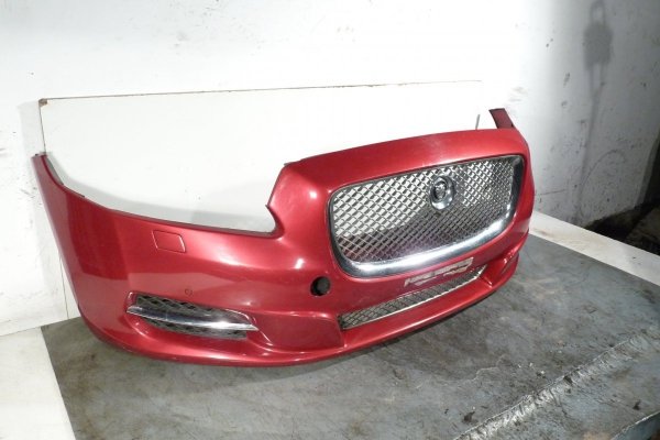 Zderzak przód Jaguar XJ X351 2012 Sedan (Kod lakieru: JBC2144, CAH, Italian Racing Red)