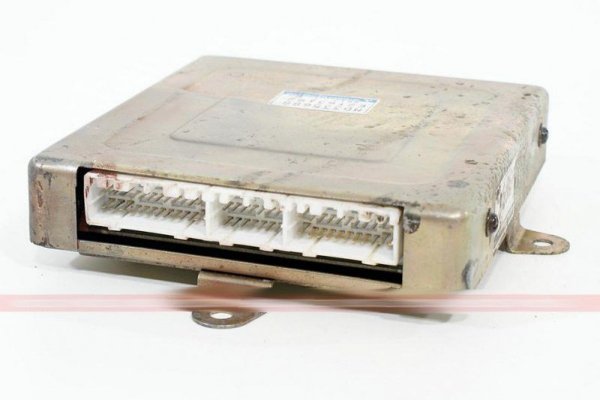 Komputer silnika Mitsubishi L400 2.0i 16V