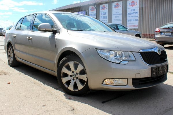 Szyba trójkątna drzwi tył prawa Skoda Superb 3T 2011 1.6TDI CAYC Liftback