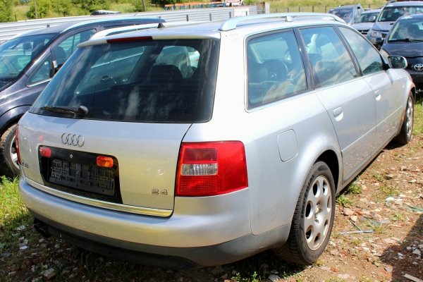 Maska Audi A6 C5 2002 2.4i BDV Kombi