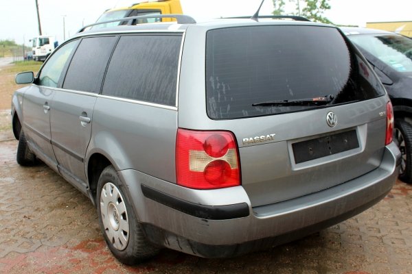 Zderzak tył VW Passat B5 Lift Kombi (kod lakieru: LD7W)