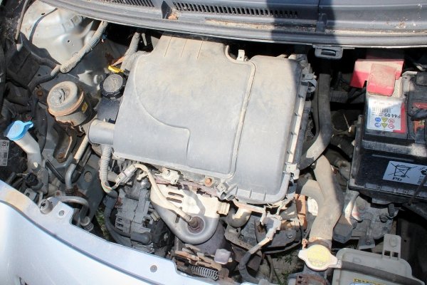 Reflektor prawy Toyota Yaris II XP90 2006 1.0VVTI 1KR-FE Hatchback 5-drzwi