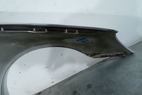 _Błotnik przód lewy Mercedes C-Klasa W203 2003 Sedan (Kod lakieru: 744)