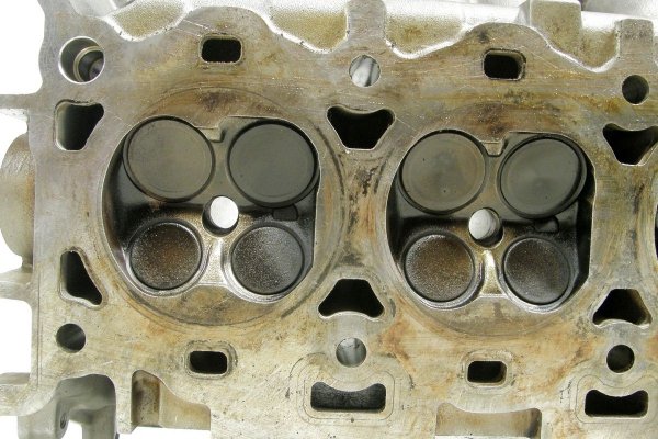 Głowica prawa Ford Mondeo MK2 1996-2000 2.5 V6