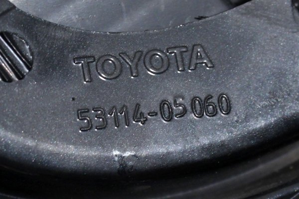 Atrapa Grill Toyota Avensis T25 2003-2006