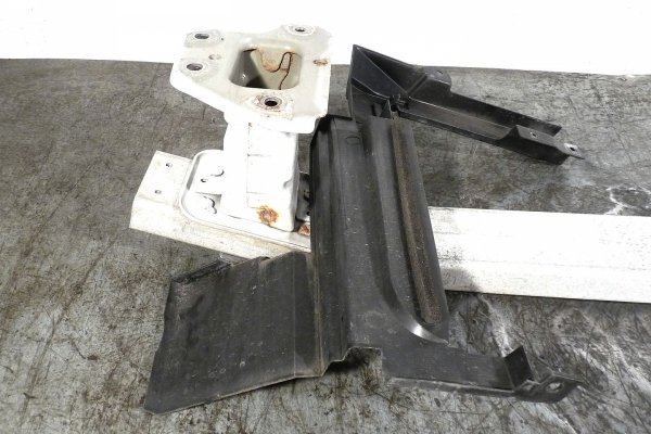 _Belka zderzaka przód strefy zgniotu Nissan Note E11 LIFT 2011 (2009-2012)  Hatchback 5-drzwi 