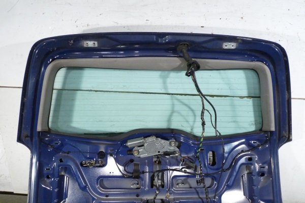 Klapa bagażnika tył Ford Focus MK1 2000 Kombi (Kod lakieru: Bright Blue)