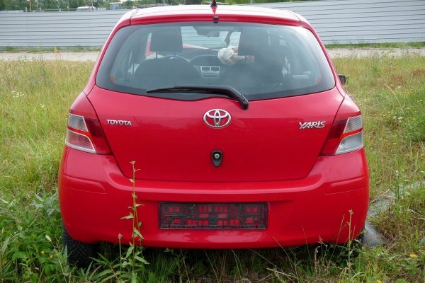 _Klapa tył Toyota Yaris II XP90 2010 1.0i 1KR-FE Hatchback 5-drzwi 