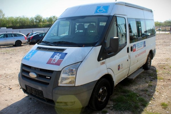 Zwrotnica przód prawa Ford Transit MK7 2006 Bus