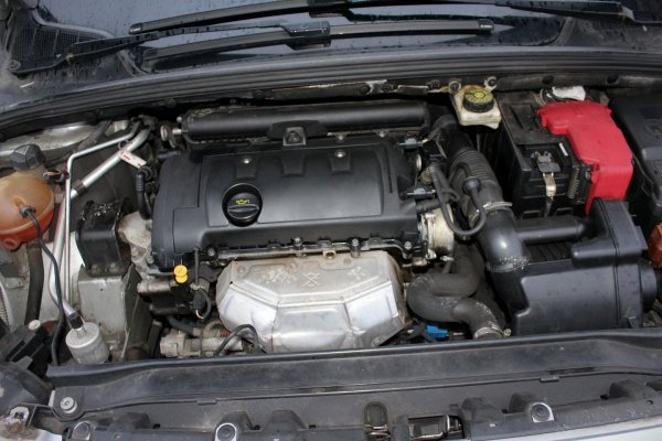 Belka zawieszenia tył Peugeot 308 T7 2010 1.6VTi 5FW Hatchback 5-drzwi