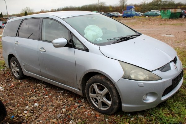 Silniczek wycierczki tył Mitsubishi Grandis 2005 Van