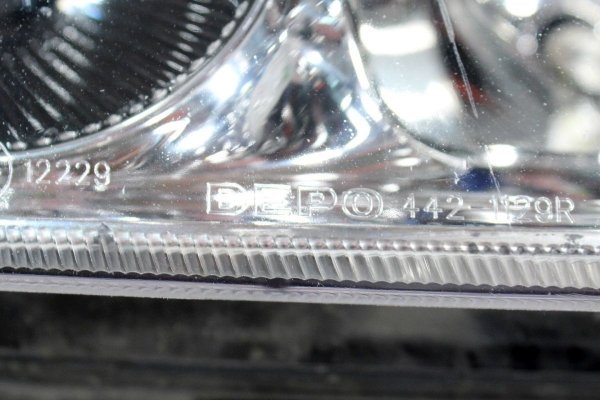 Reflektor prawy xenon Opel Vectra C 2002-2005 (xenon)