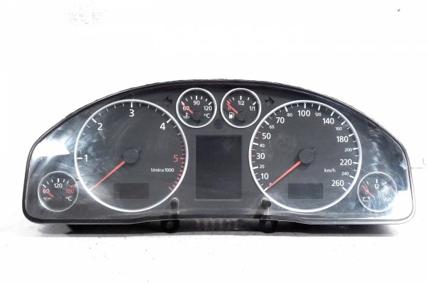 Licznik zegary Audi A6 C5 2002 2.5TDI AKE Quattro Kombi