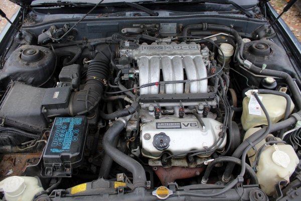 Reflektor prawy Mitsubishi Sigma 1996 Sedan 
