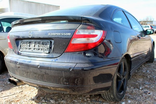 _Zderzak przód Mercedes C-klasa W203 2003 Sportcoupe 