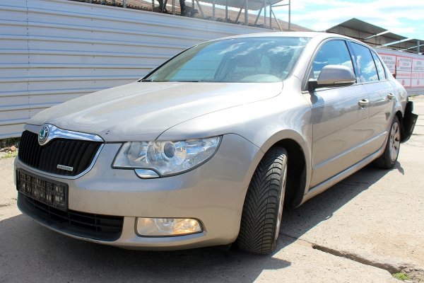 Klamka drzwi przód prawa Skoda Superb 3T 2011 1.6TDI CAYC Liftback