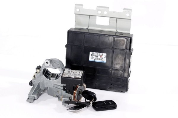 Komputer stacyjka immo Mitsubishi Lancer CS0 2003-2008 1.3i 16V