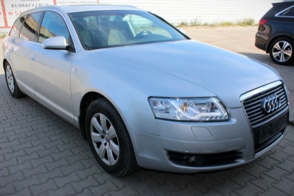 _Lampa tył w klapę prawa LED Audi A6 C6 2005 Kombi 