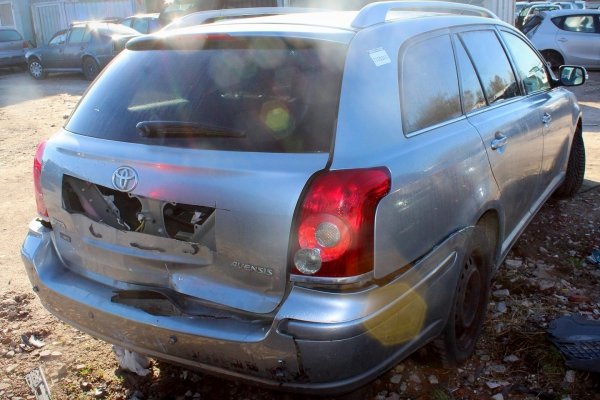 Drzwi przód lewe Toyota Avensis T25 2007 1.8VVTI 1ZZ Kombi