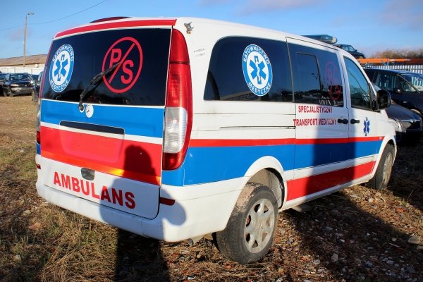 Podszybie Mercedes Vito W639 2006 Bus 