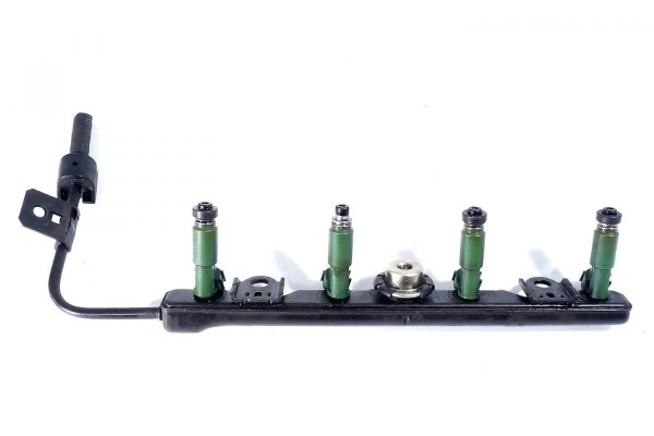 Listwa wtryskowa Toyota Celica VII T23 2001 1.8VVTI 1ZZ-FE