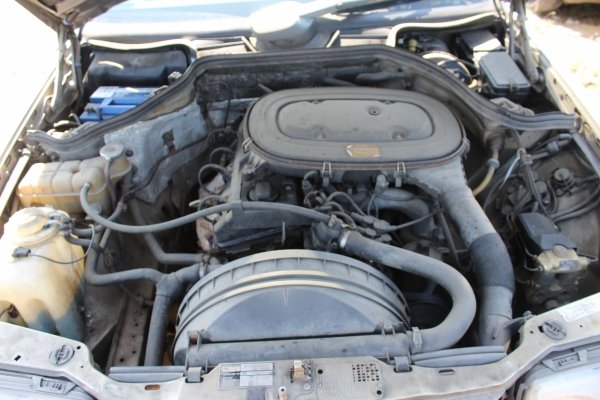 Most dyfer tył Mercedes W124 1989 2.3i 102982 Sedan 