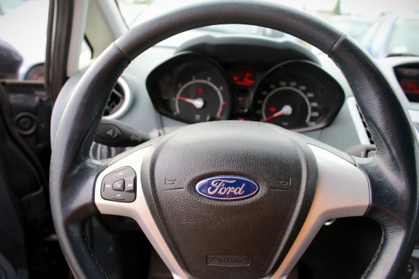 _Zderzak przód Ford Fiesta MK7 2009 1.4i Hatchback 3-drzwi