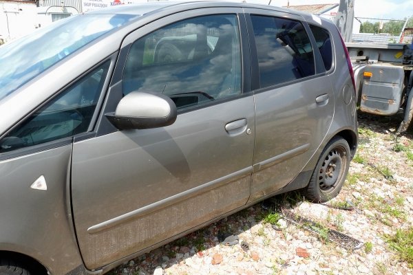 Zamek drzwi tył prawy Mitsubishi Colt VI Z30 2007 Hatchback 5-drzwi